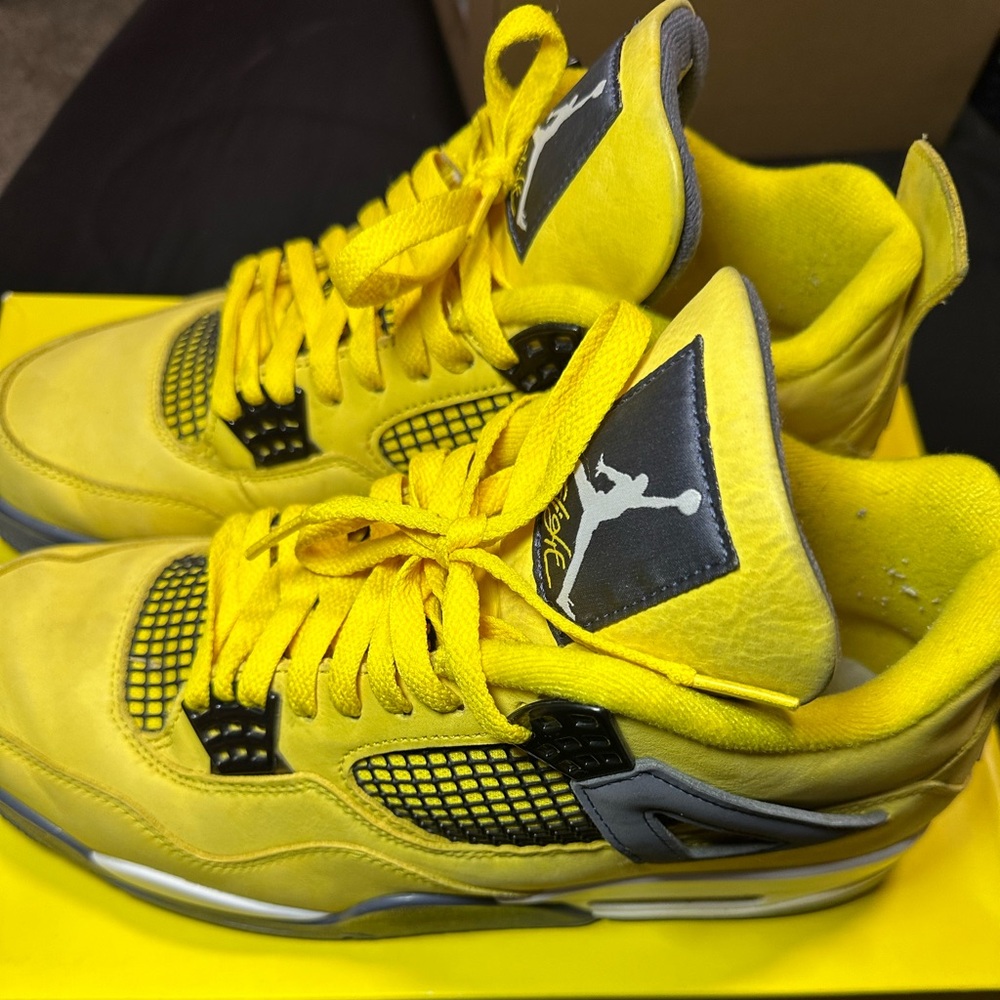 Jordan retro 4 lightings size 12 USED!